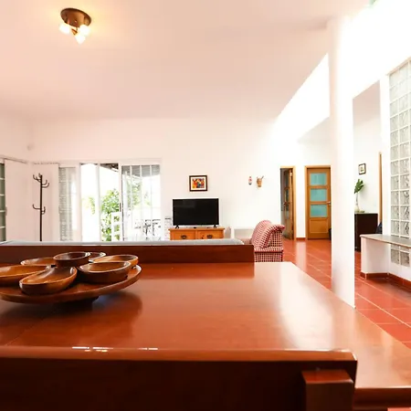 Cuca By Refugio Villa