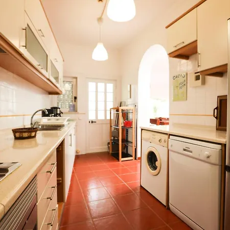 Cuca By Refugio Villa *
