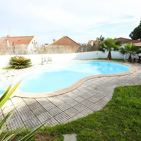 Cuca By Refugio Villa
