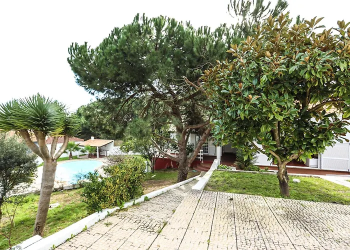 Cuca By Refugio Villa